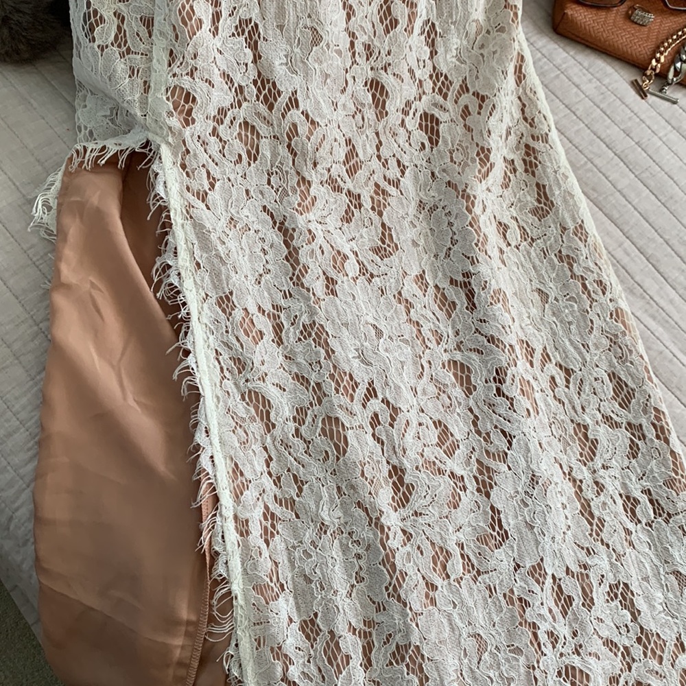 NWT Showpo Do+Be Looking Me Over Off white lace floral boho Maxi Dress large - Picture 4 of 15